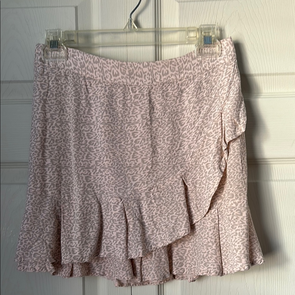 Pink Mini Wrap Skirt w/ Ruffled Tiered Design  size medium (Sim & Sam)